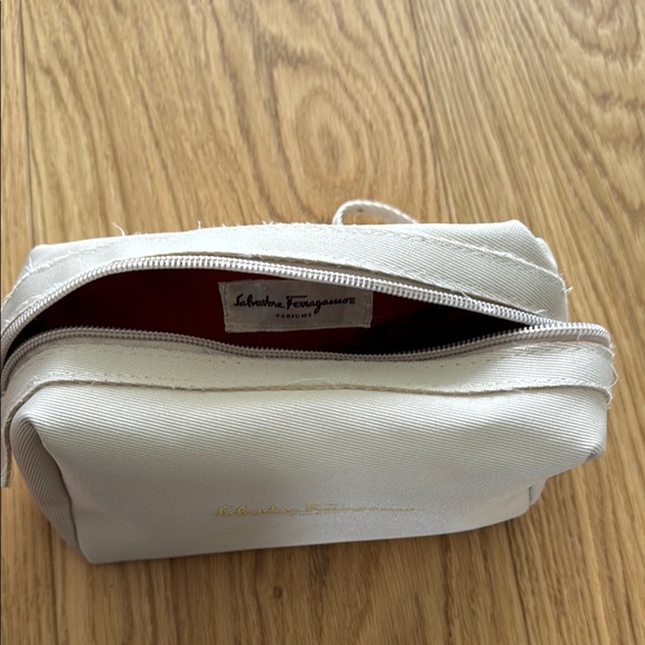 Salvatore Ferragamo Beige Women's Bag - Picture 3 of 3